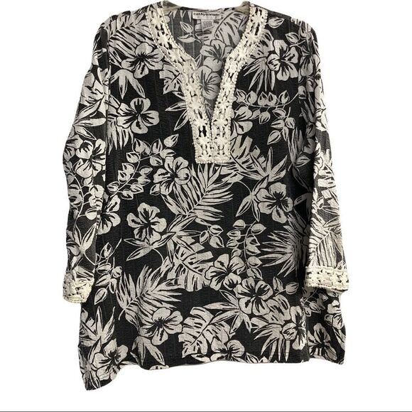 CATHY DANIELS, Women’s top, Size Large, Gray & White Floral, 3/4 length sleeves - Picture 2 of 14